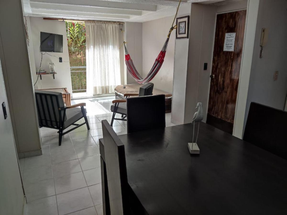 Apartamento 201 Amplio Y Comodo Medellin 90 Mts Buitenkant foto